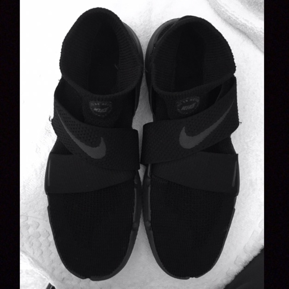 WMNS NIKE FREE MOTION RUNNING SHOES 9